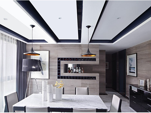 餐廳 深色家具與白色墻面的對比,幾何理性的線條在客廳里慢慢延伸出來。 餐廳 深色家具與白色墻面的對比,幾何理性的線條在客廳里慢慢延伸出來。